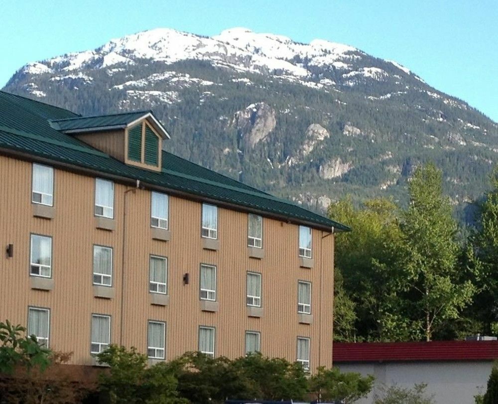 Mountain Retreat Hotel Скуамиш Екстериор снимка